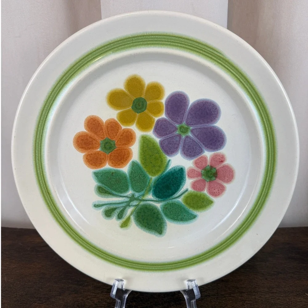 VTG‎ 1970's Franciscan Earthenware Purple Green Floral 10.5
